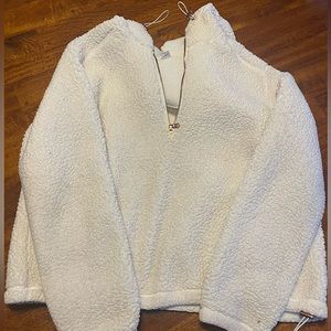 White Old Navy Woman’s s Large Sherpa.